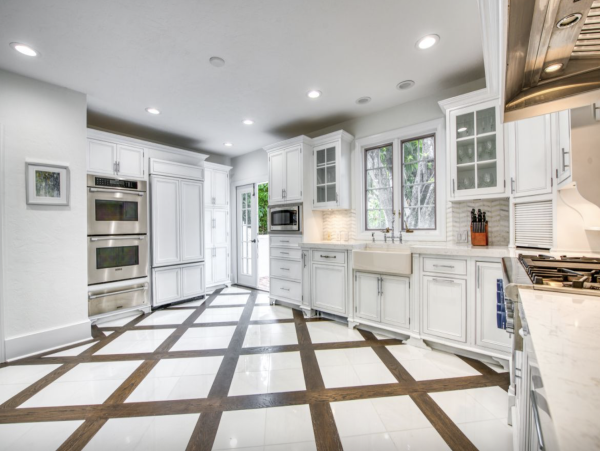 Experience Luxury at this Historic House in Lido Key